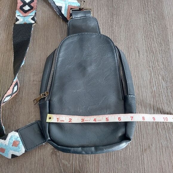 Black Sling Bag Chest Bag - Picture 8 of 8